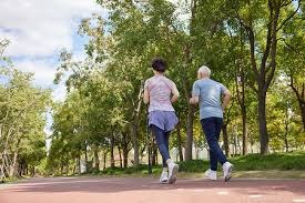 国乒抵达多哈 王皓马琳等4人带队 教练组竞聘悬念浮出水面 王曼昱剑指冠军